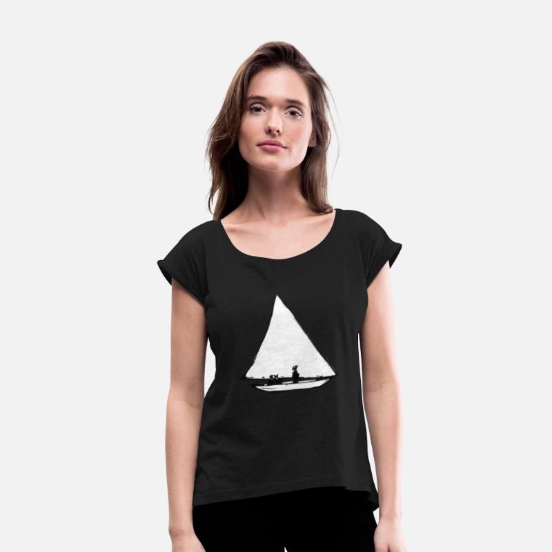 Sailing boat