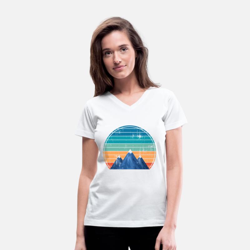 Vintage Retro Mountains Sunset Design