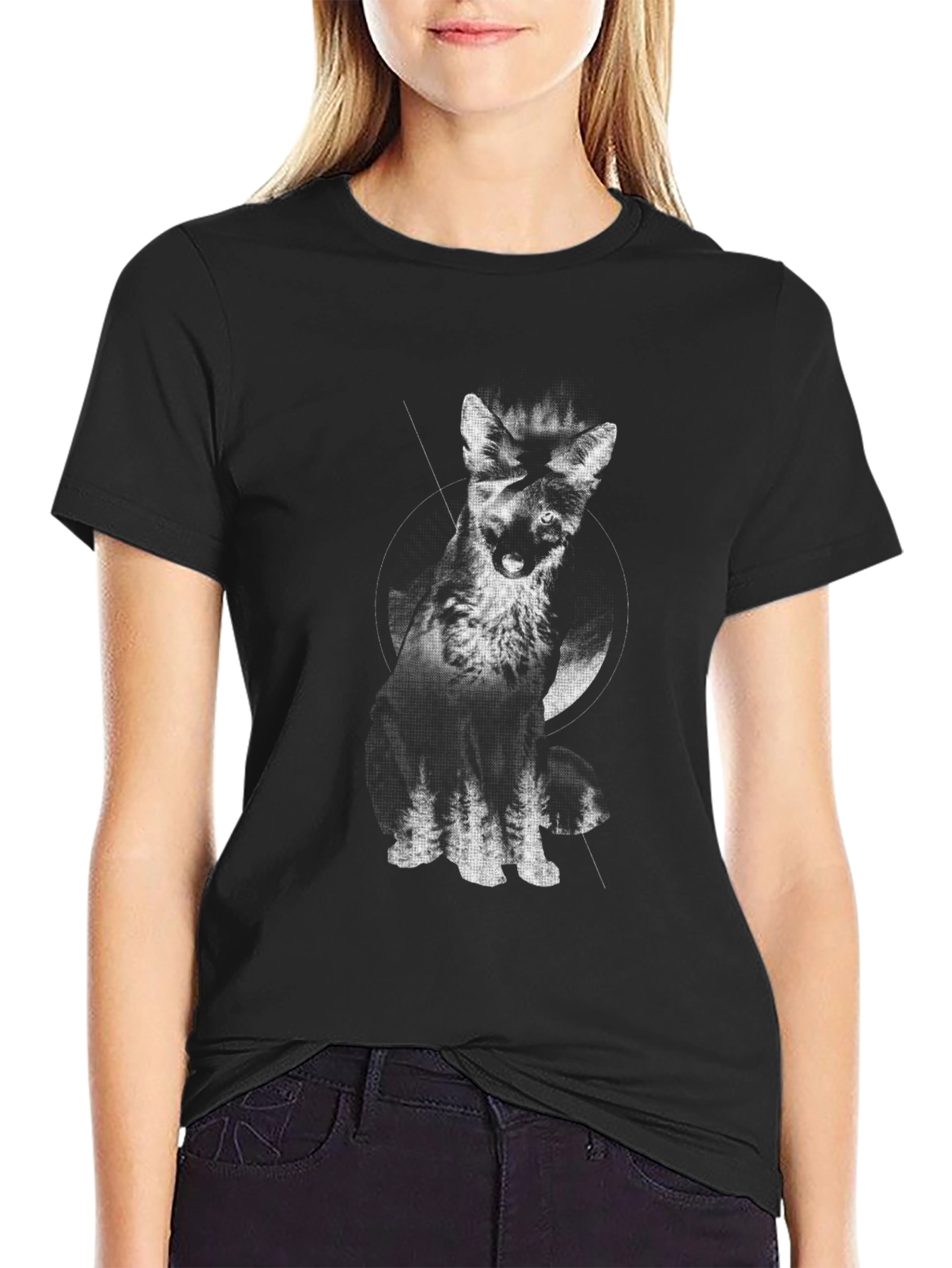 Monochrome Wolf Graphic Tee - Stylish Black T-Shirt