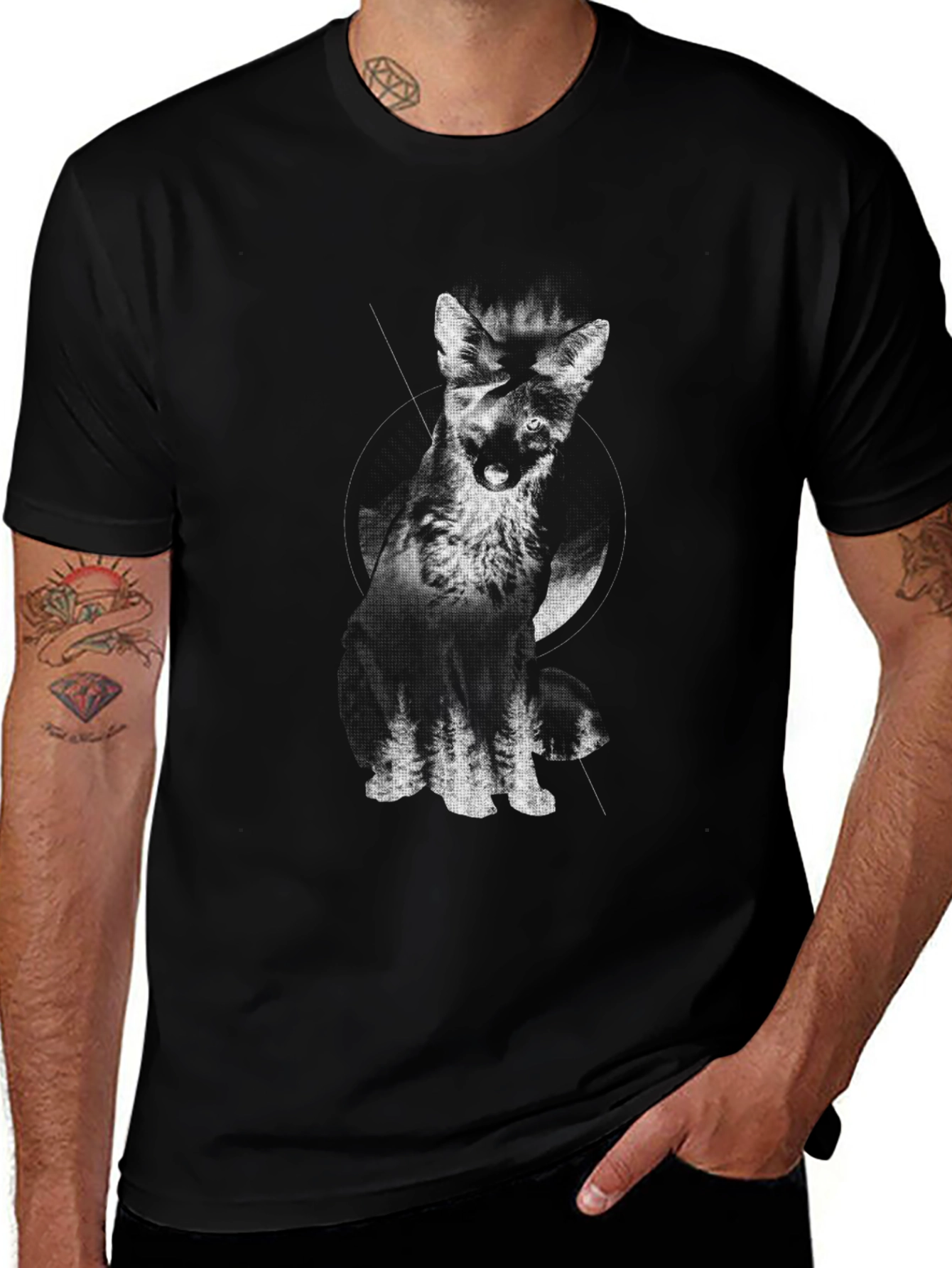 Monochrome Wolf Graphic Tee - Stylish Black T-Shirt