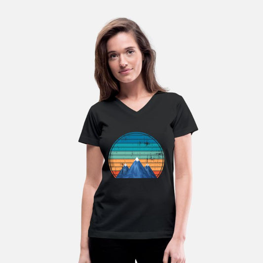 Vintage Retro Mountains Sunset Design