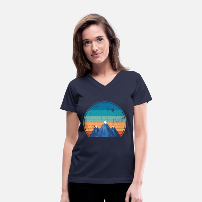 Vintage Retro Mountains Sunset Design