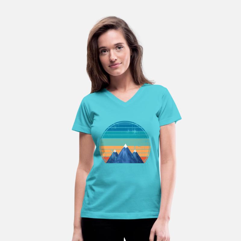 Vintage Retro Mountains Sunset Design